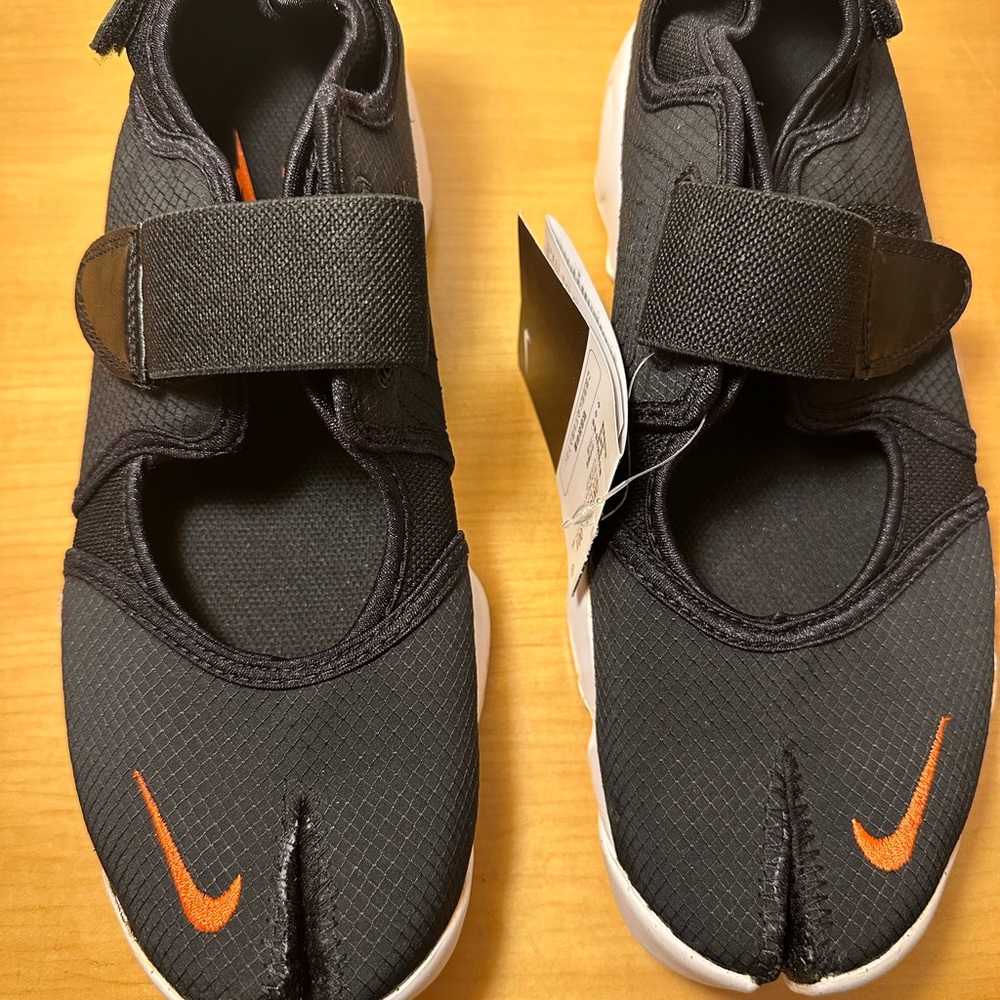 New Nike rift unisex Black and Orange Sneakers women’s 11